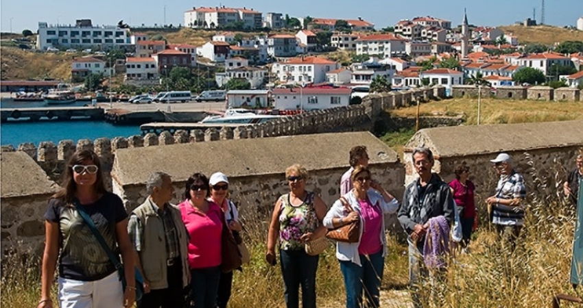 GÜNÜBİRLİK BOZCAADA TURU