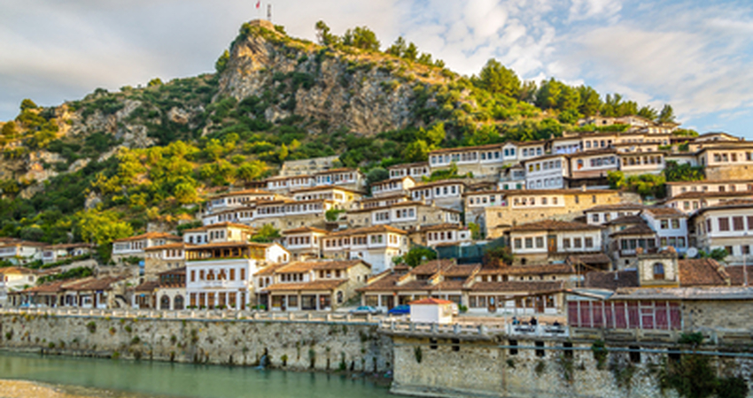 UÇAKLA VİZESİZ KOSOVALI BALKAN TURU 