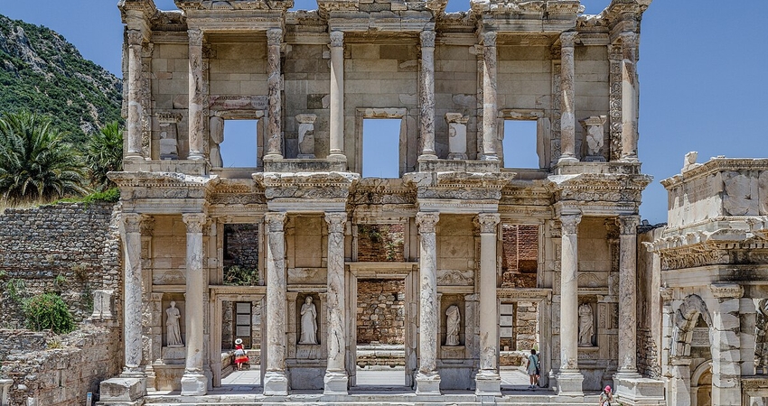 GÜNÜBİRLİK KUŞADASI EFES ŞİRİNCE MERYEMANA TURU