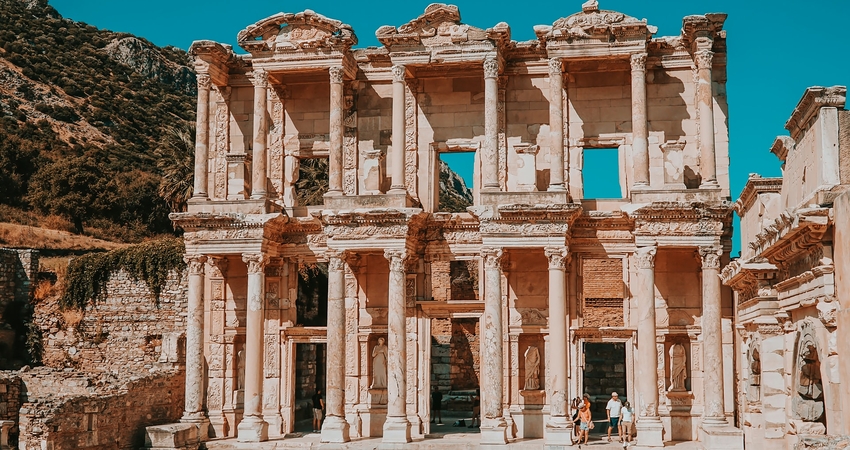 GÜNÜBİRLİK KUŞADASI EFES ŞİRİNCE MERYEMANA TURU